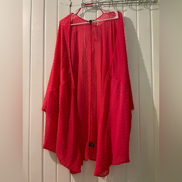 Torrid Pink Raspberry Chiffon
Clip Dot Cocoon Kimono Womens size plus size 5/6 - Picture 4 of 9